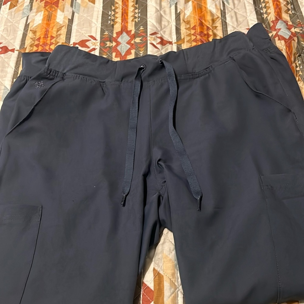 Women’s small scrub pants, dark gray